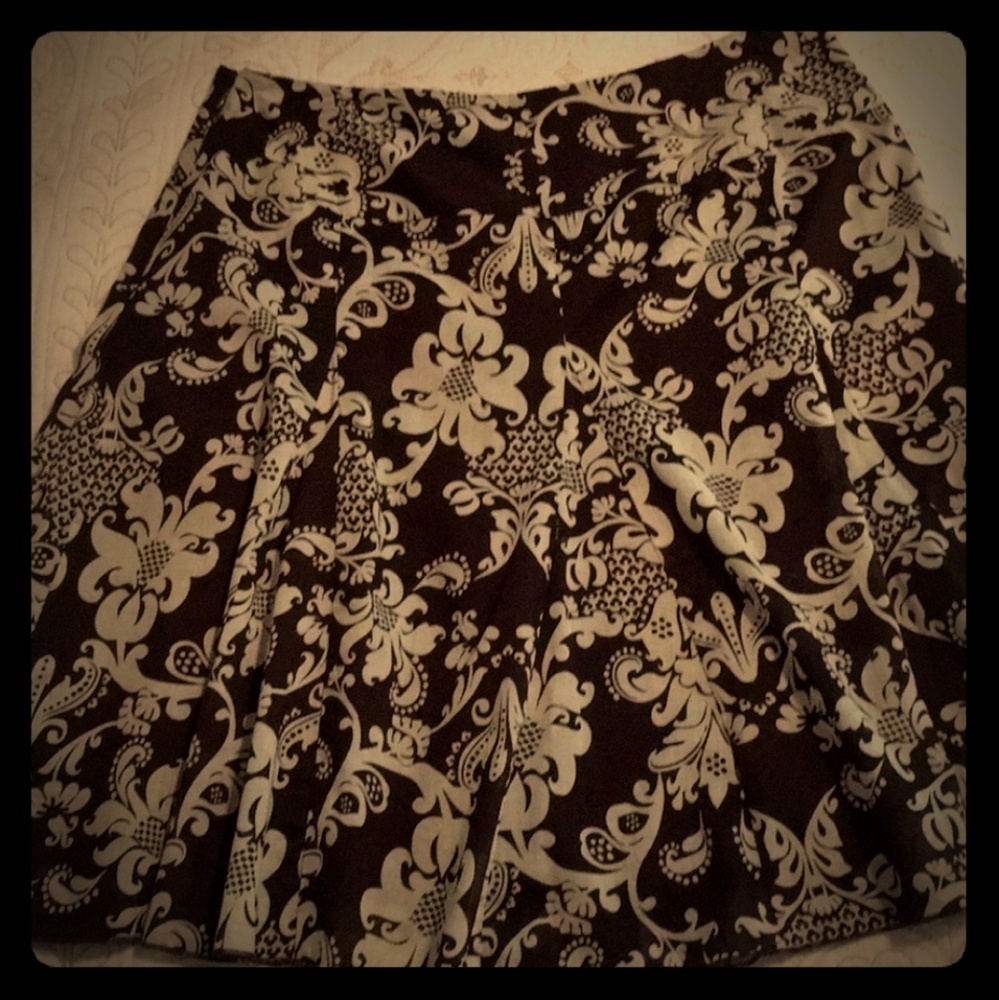 ❤Apt 9 Petite Brown and White Floral Skirt